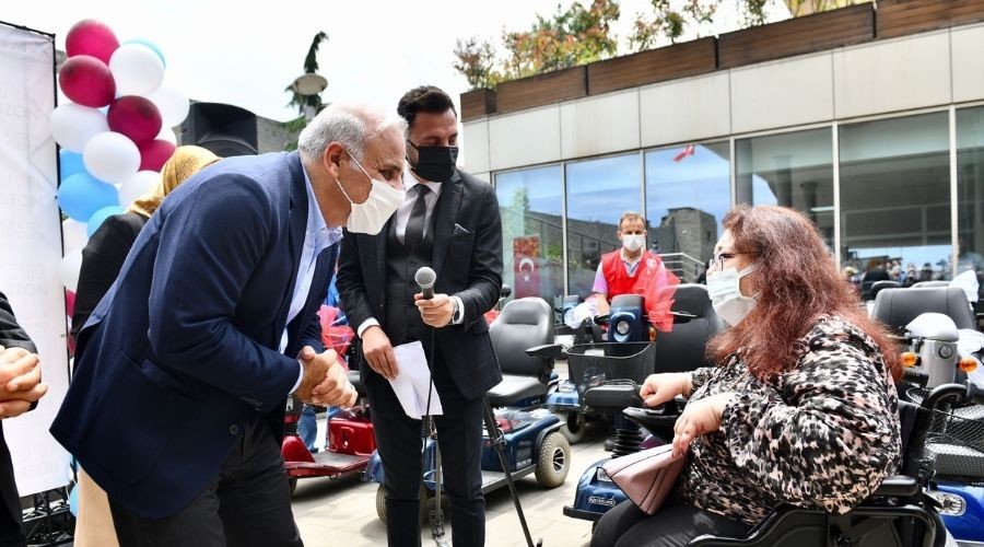 B�Y�K�EH�R G�N�LLERE DOKUNMAYA DEVAM ED�YOR 