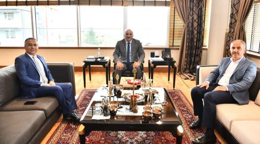 R�ze Valisi �eber ve Belediye Ba�kan� Metin B�y�k�ehir�i ziyaret etti