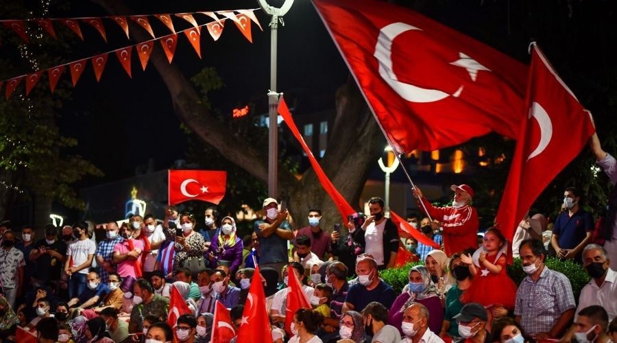 15 TEMMUZ �EH�TLER� ���N ANMA GECES� D�ZENLEND�