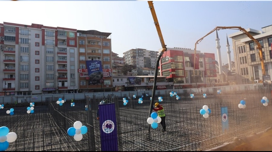 Kent Meydan��n�n Temeli At�ld�!