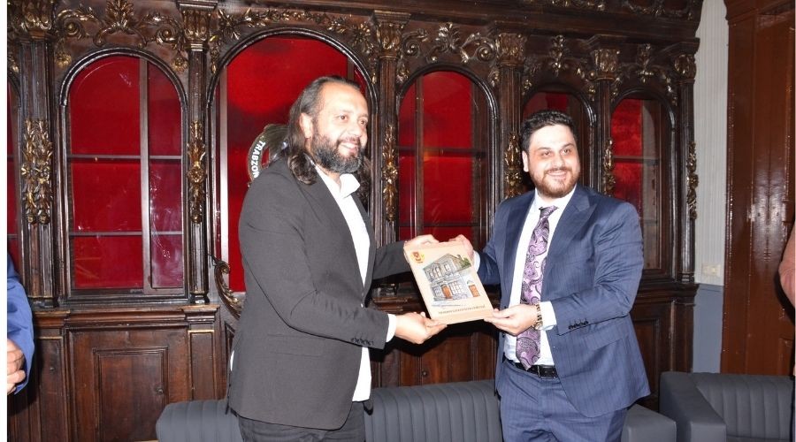 Ba��ms�z T�rkiye Partisi Genel Ba�kan� H�seyin Ba� ve y�netim kurulu �yeleri, Trabzon Gazeteciler Cemiyeti�ni ziyaret etti