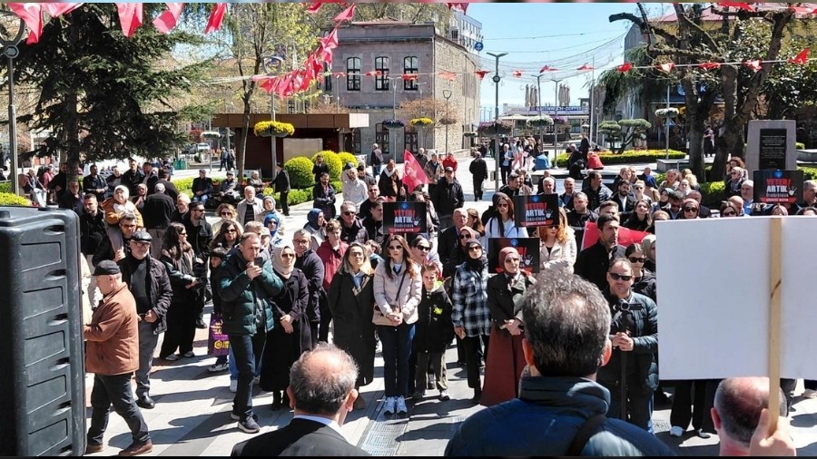 E�itimcilerden Sert Tepki ��iddete Sessiz Kalmayaca��z�