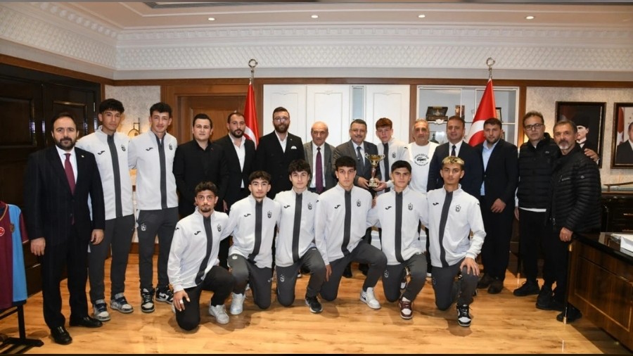 Trabzon ekibi T�rkiye �ampiyonu olmu�tu! " T�rkiye'nin gelece�i..."