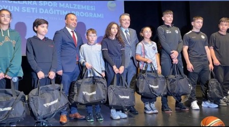 Trabzon B�y�k�ehir Belediyesi�nden okullara spor malzemesi deste�i