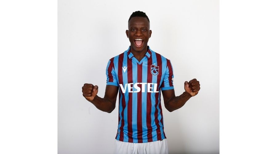 Trabzonsporlu Futbolcular Yeni Formalar� Giydi