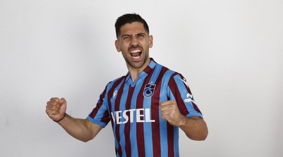 Trabzonsporlu Futbolcular Yeni Formalar� Giydi