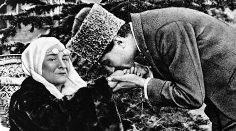 Anne hasretiyle vatana adanm�� bir �m�r