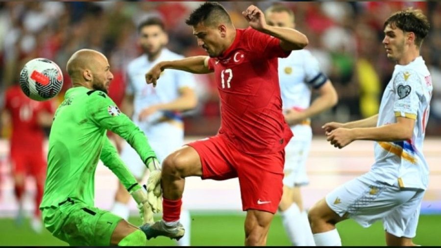 Ermenistan kar��s�nda 1 puan� zor kurtard�k