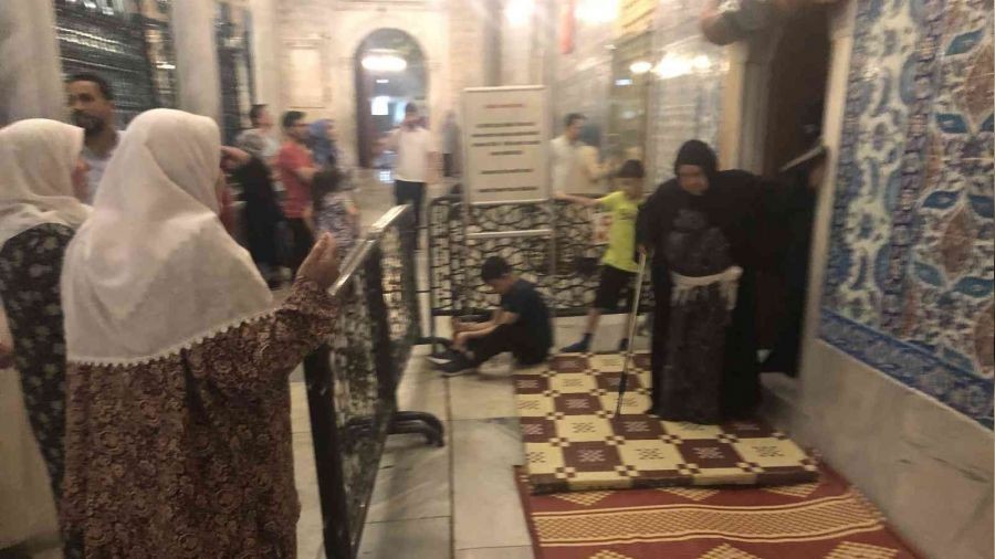 Srebrenitsal� Fata Nine evinin bah�esine yap�lan kiliseyi y�kt�rd�