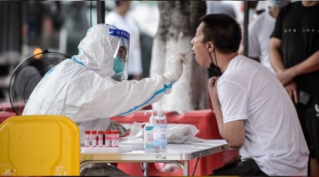 Koronavir�s kendine yeni �lke bulmakta s�k�nt� �ekmiyor!