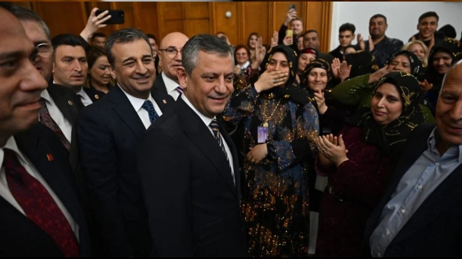 �zg�r �zel'den Bah�eli'ye 'emekli maa��' �a�r�s�