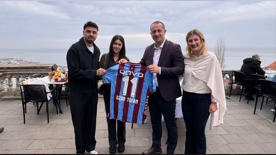 Ba�kan Ekim, Ozan Tufan ve E�i Rojin Tufan�� A��rlad�