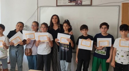 �ocuklar karne ald�, tatil ba�lad�