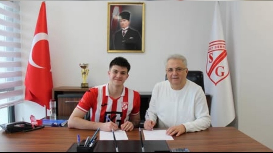 Sebat Gen�likspor Fenerbah�e'nin Kalecisi ile S�zle�me �mzalad�