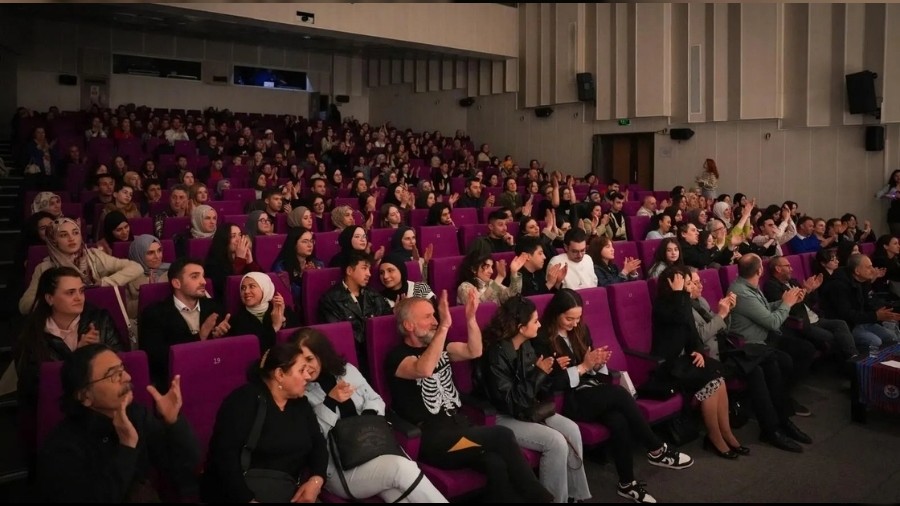 Trabzon, �5. Uluslararas� Tiyatro Festivali�ne haz�r! D�nya Tiyatrosu Trabzon'a geliyor...