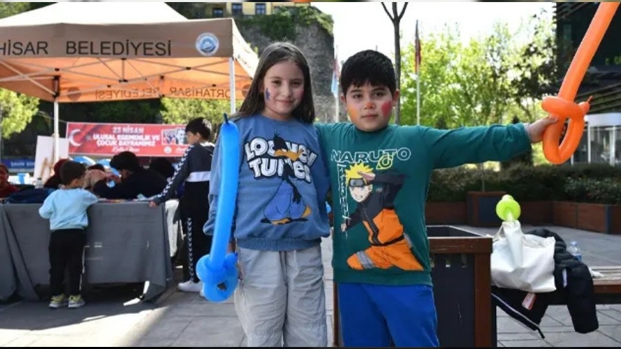 Trabzon�da 23 Nisan co�kusu 10 g�n s�rd�! ��ocuklar�m�z g�n�llerince e�lendi�